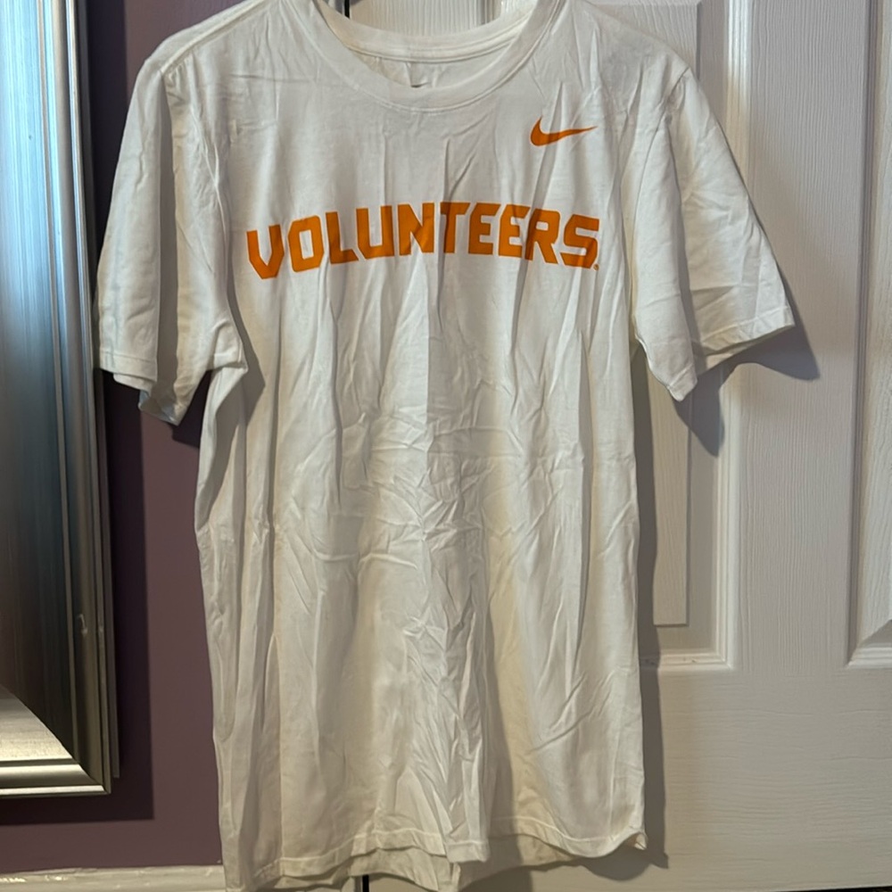 Nike Men’s Small Tennessee Volunteers Shirt